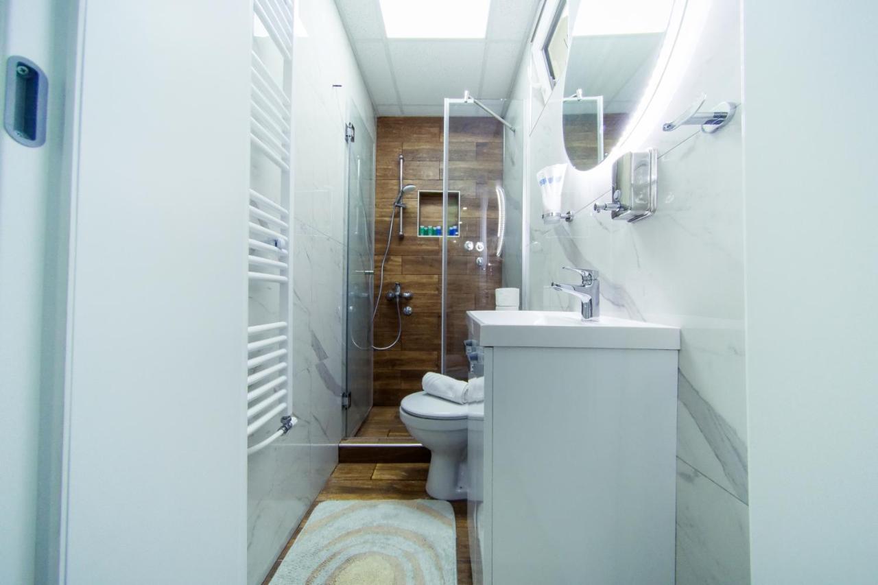 La Lorre Lux Apartment Jagodina Bagian luar foto